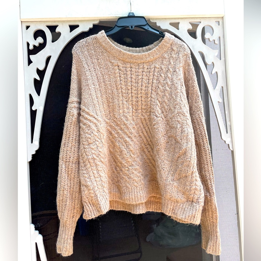 Medium Old Navy Tan Chunky Sweater